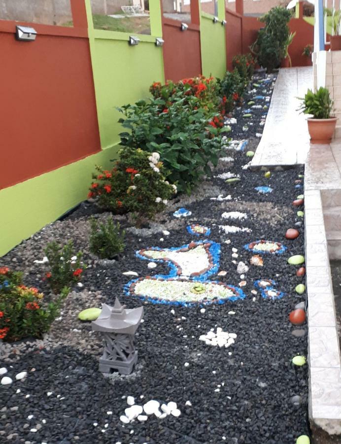 Вілла La Casa Binecha Avec Jacuzzi Baillif Екстер'єр фото